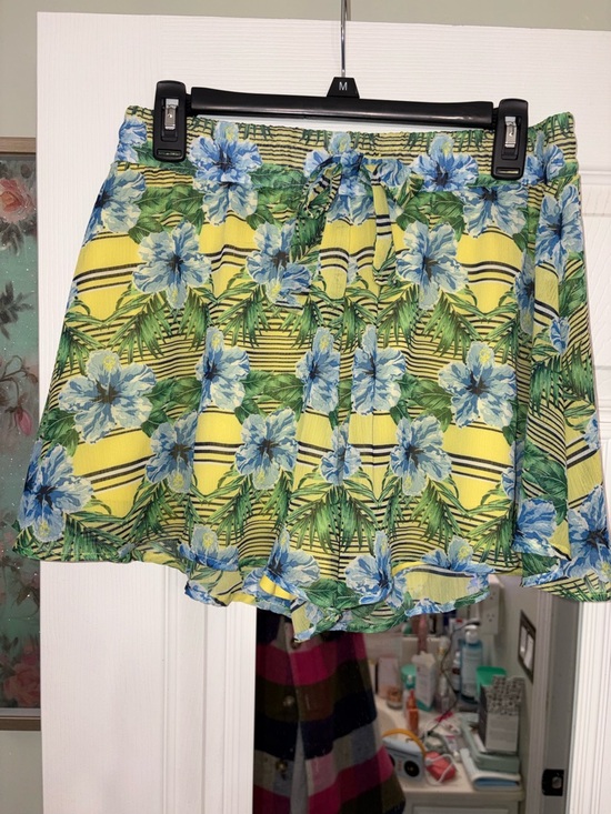 Olsenboye Pants - Olsenboye Yellow Floral Elastic Waist Shorts